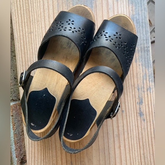 Black leather cutout sandal 38 - Picture 4 of 4